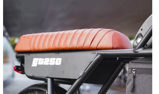 Sella marrone AGM GT250